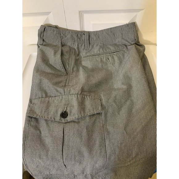 Champs Sports Gear Men's Sz 34 Gray Striped Shorts - Picture 1 of 7